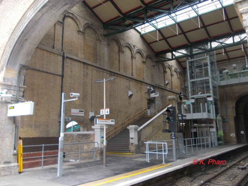 Crystal Palace Station Tunnel Entrance.jpg